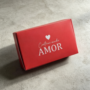 Bombonera roja de 1/2 "Contine mucho amor"