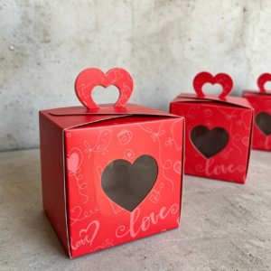 Caja cubo "love" con visor
