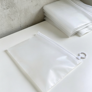 Bolsas de PVC transparente lisa con cierre